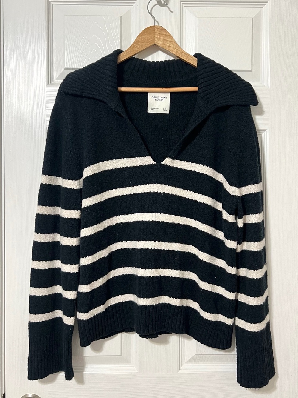 Abercrombie & Fitch Striped Black and White Polo Sweater Size Large Women’s